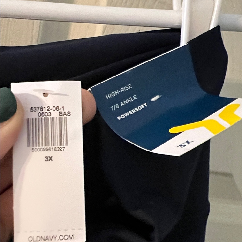 Old Navy Women’s Leggings - Picture 3 of 3